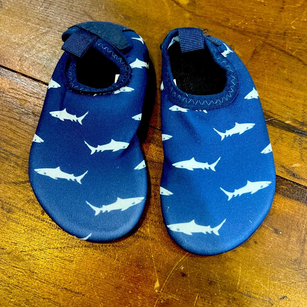 Toddler swim shoes 18-24 months